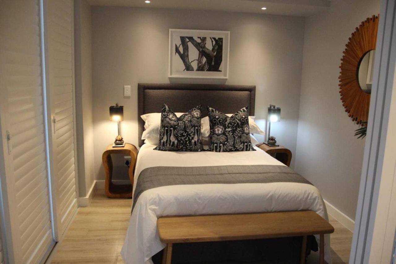 Mondaine Luxurious Spacious And Trendy Apartment Cape Town